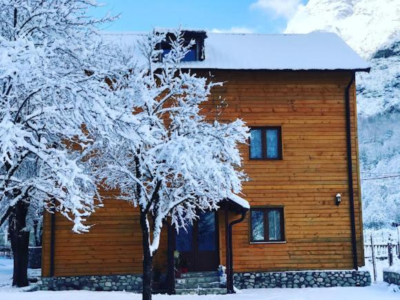 Guesthouse Mehmeti Valbone Exterior photo