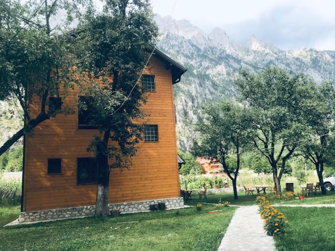 Guesthouse Mehmeti Valbone Exterior photo