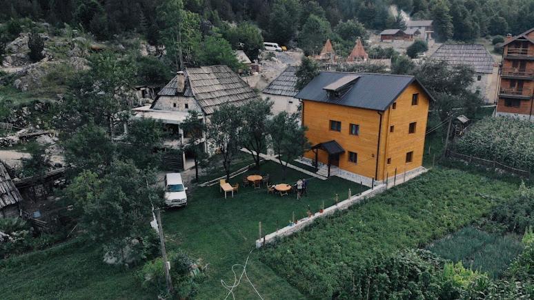 Guesthouse Mehmeti Valbone Exterior photo